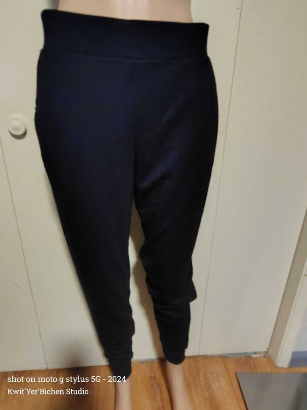 Matty M. Women's Navy Jogger Pants, super heavy fabric & comfortable. SZ med
